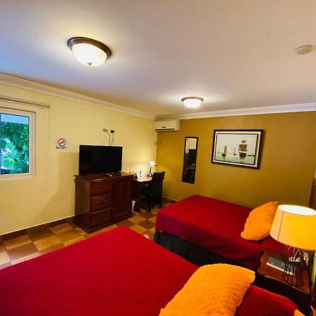 Hotel Puerto Libre Пуерто Бариос Екстериор снимка