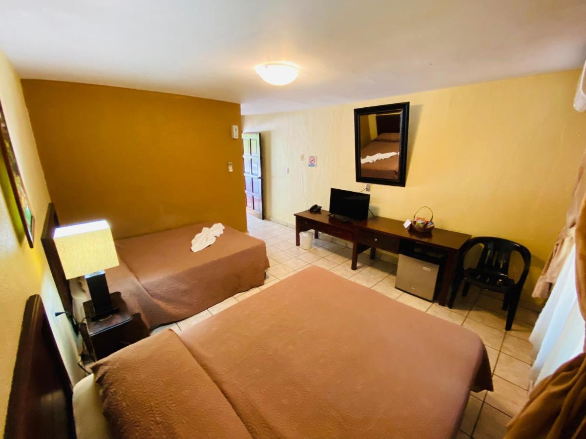Hotel Puerto Libre Пуерто Бариос Екстериор снимка