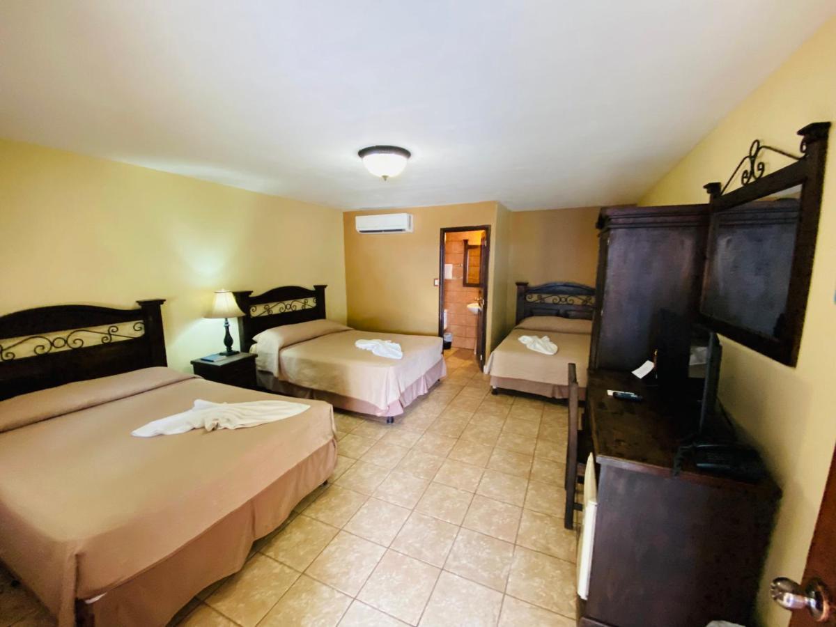 Hotel Puerto Libre Пуерто Бариос Екстериор снимка