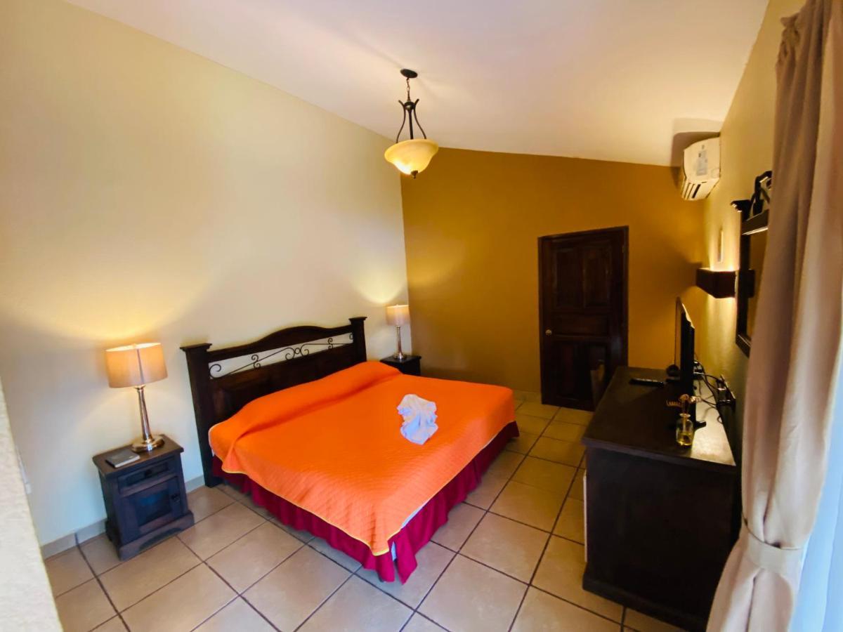 Hotel Puerto Libre Пуерто Бариос Екстериор снимка
