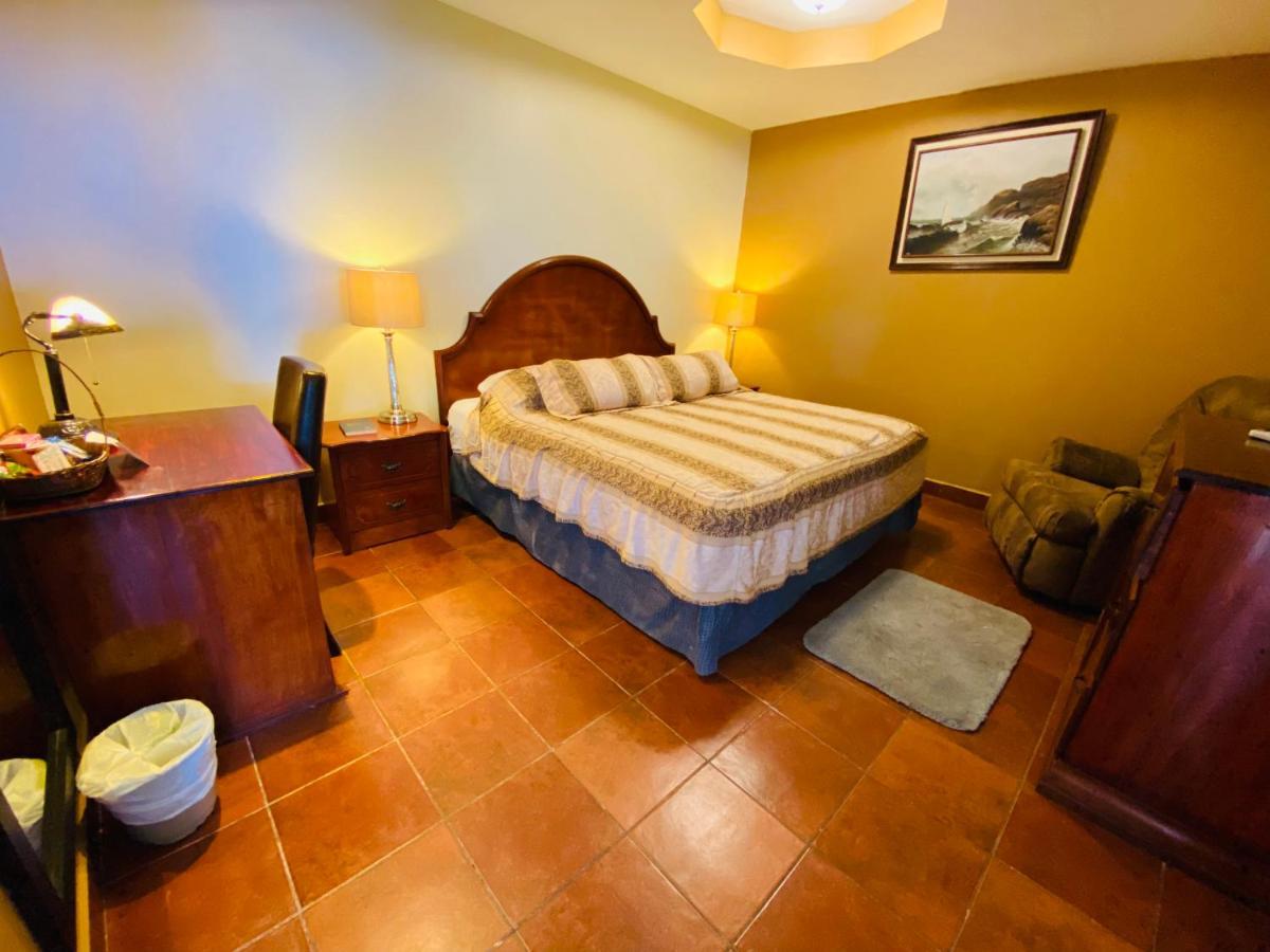 Hotel Puerto Libre Пуерто Бариос Екстериор снимка
