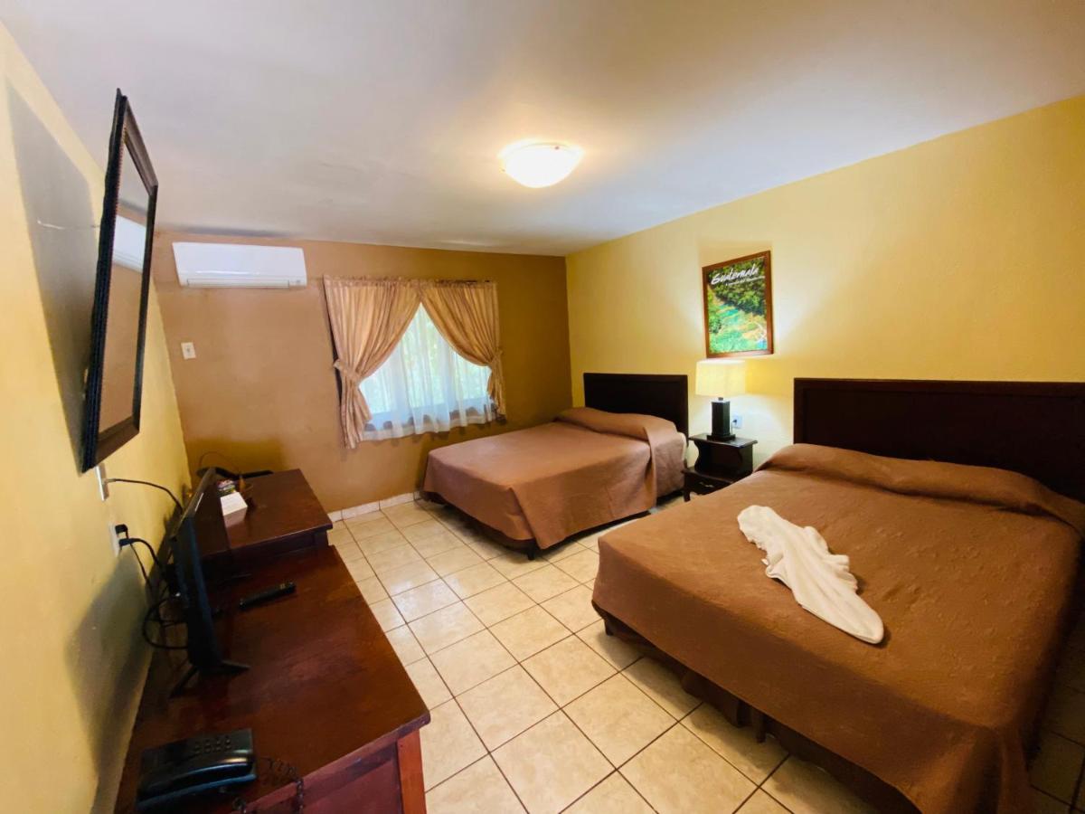 Hotel Puerto Libre Пуерто Бариос Екстериор снимка