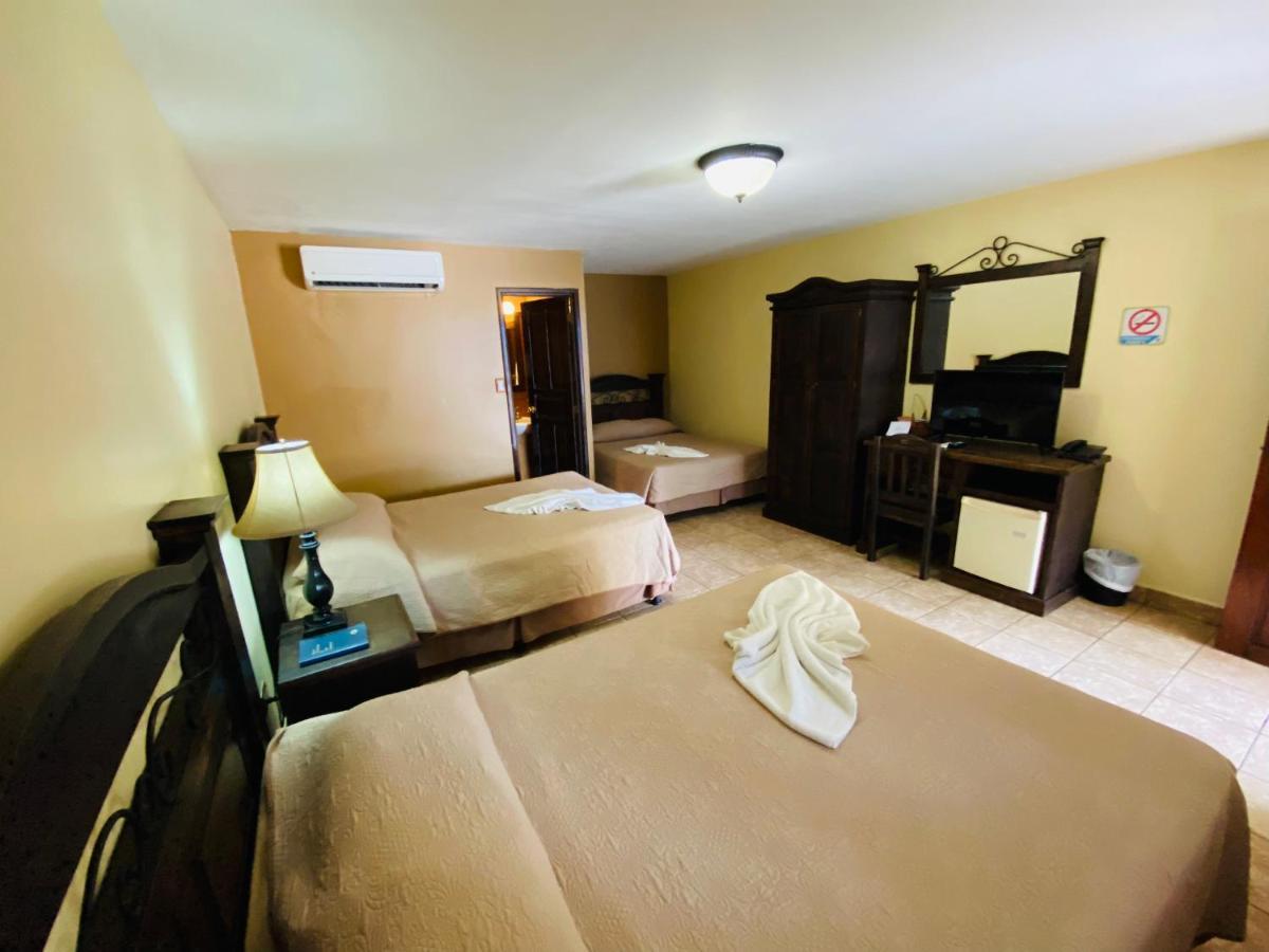 Hotel Puerto Libre Пуерто Бариос Екстериор снимка