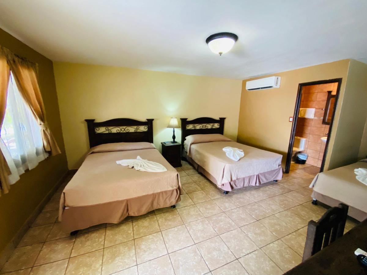 Hotel Puerto Libre Пуерто Бариос Екстериор снимка