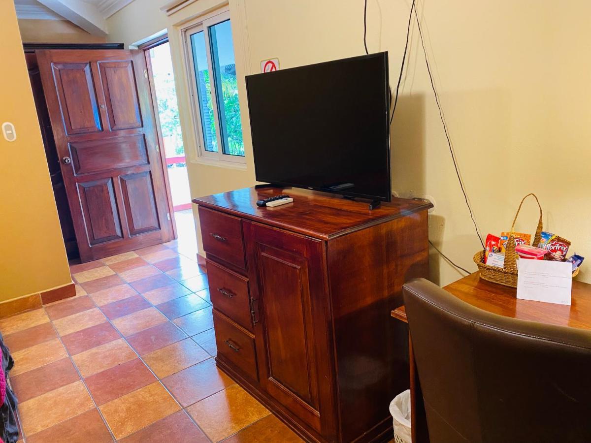 Hotel Puerto Libre Пуерто Бариос Екстериор снимка