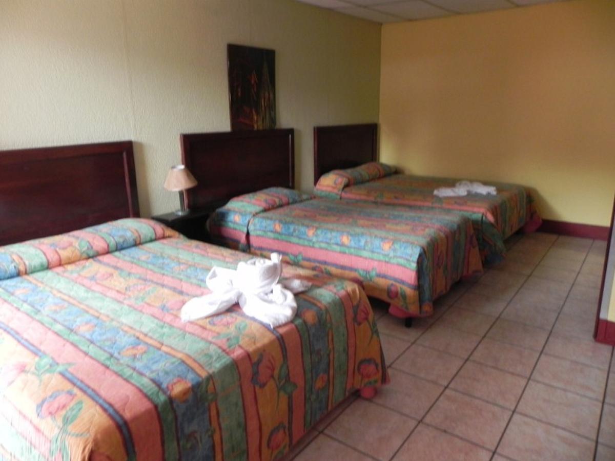 Hotel Puerto Libre Пуерто Бариос Екстериор снимка
