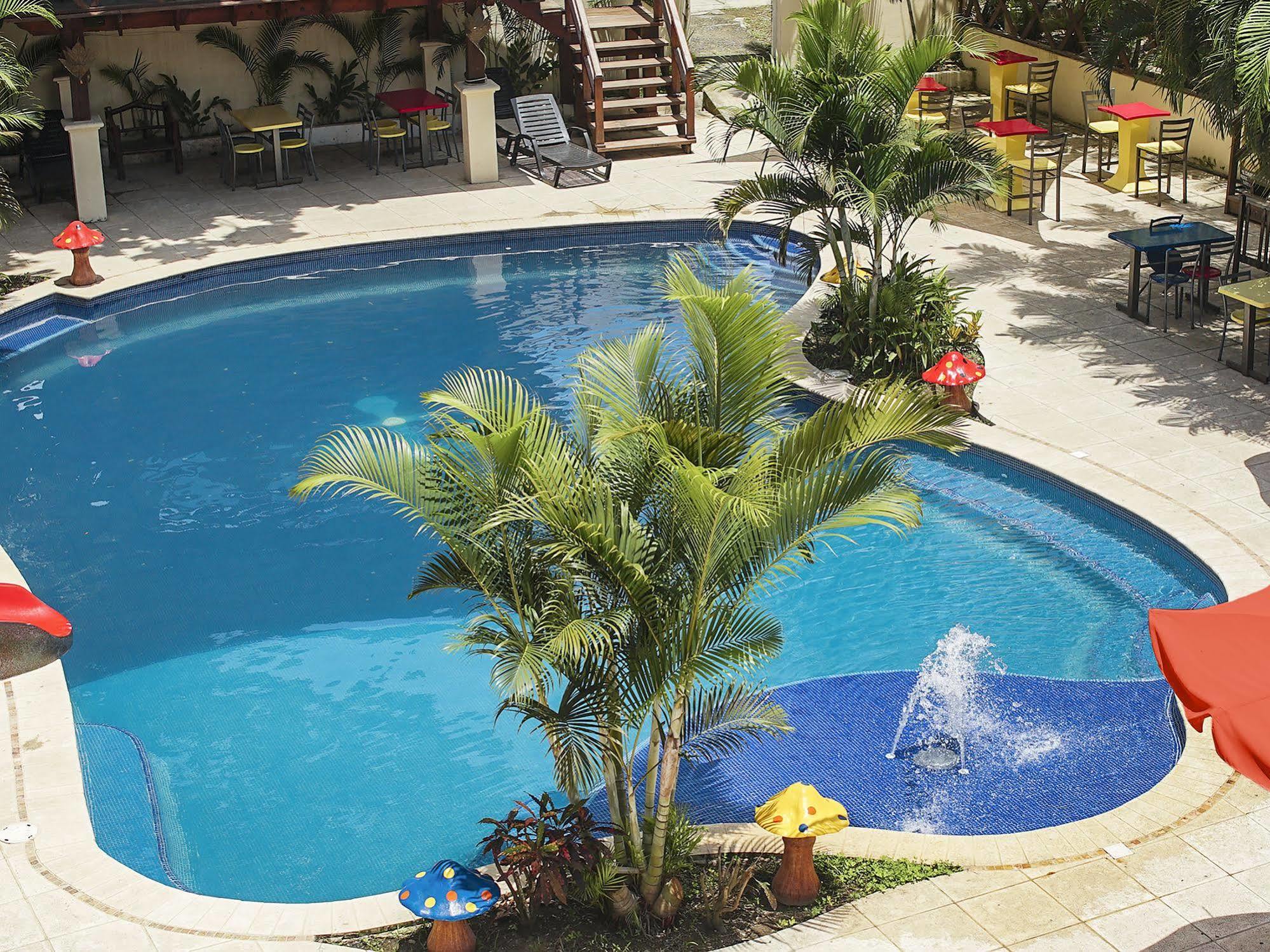 Hotel Puerto Libre Пуерто Бариос Екстериор снимка